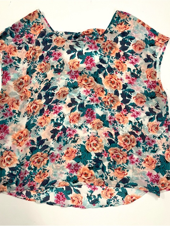 torrid Tops - Torrid Watercolor Floral Sleeveless Blouse Size 2 / 2X